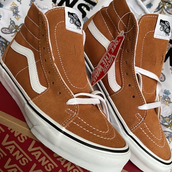 Vans WMNS Sk8-Hi Tapered
Color Theory Meerkat
VN0A7Q62BKQ Sneakers - Picture 8 of 16